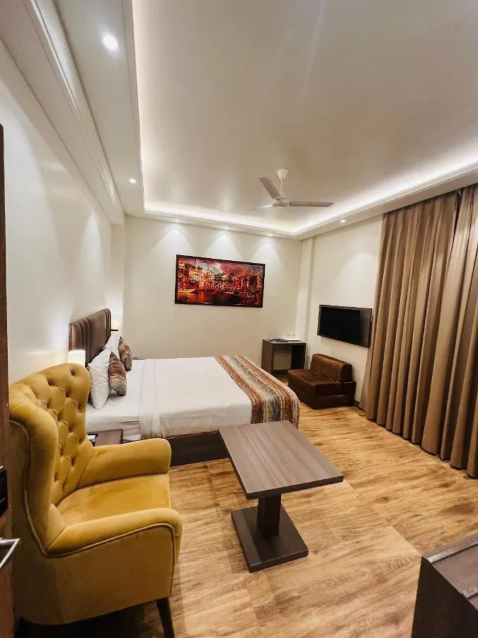 Отель Sugar Stars Inn Варанаси